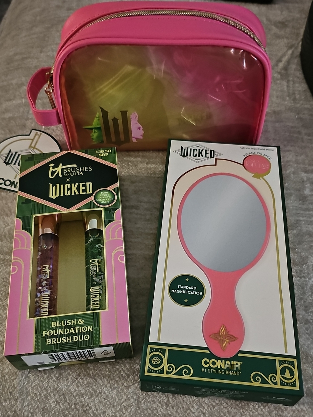 Wicked Set! Brushes, Mirror, bag!!